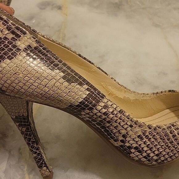 Calvin Klein Whinnie Leather Snakeskin Round Toe Pumps Heels Office Work 7.5 - Picture 10 of 10